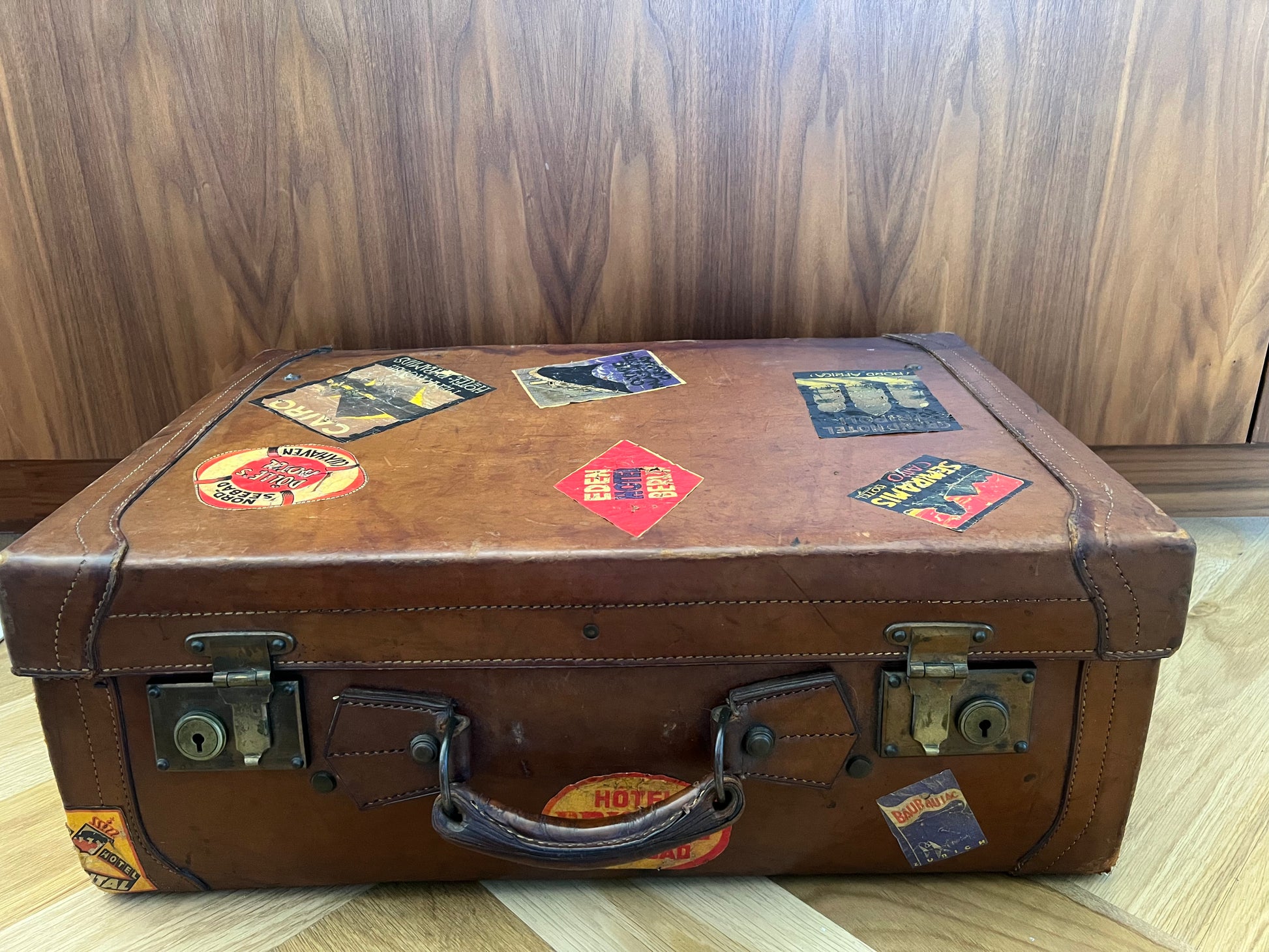 Large Grand Tour of Europe Leather Suitcase | roam. Global Treasures
